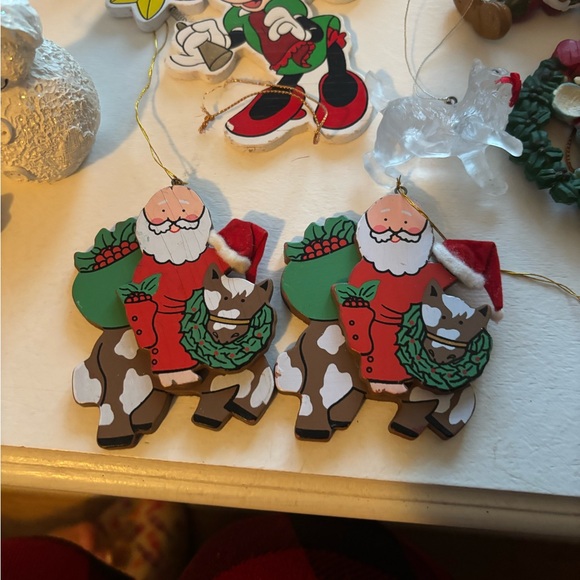 LOT OF 20 VINTAGE CHRISTMAS ORNAMENTS! 
Festive Christmas Ornaments Collection - Picture 10 of 10